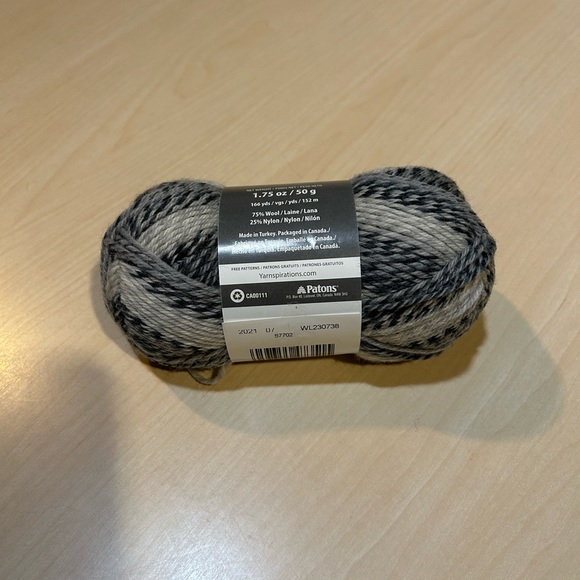 Handmade fingerless mittens - Picture 4 of 6